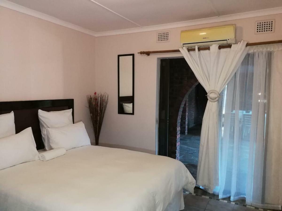 Emangunini Guest House Richards Bay Exterior foto