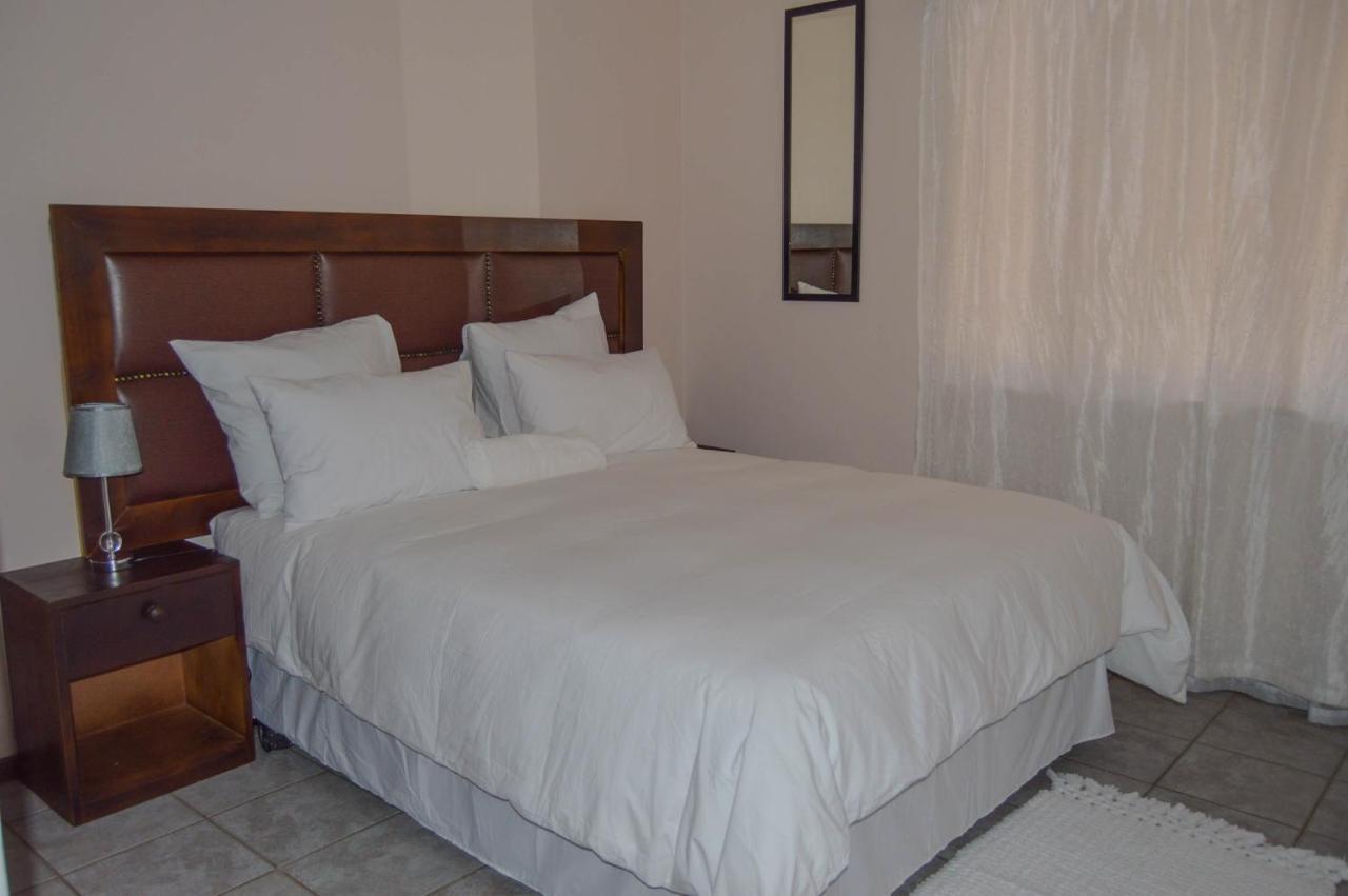 Emangunini Guest House Richards Bay Exterior foto