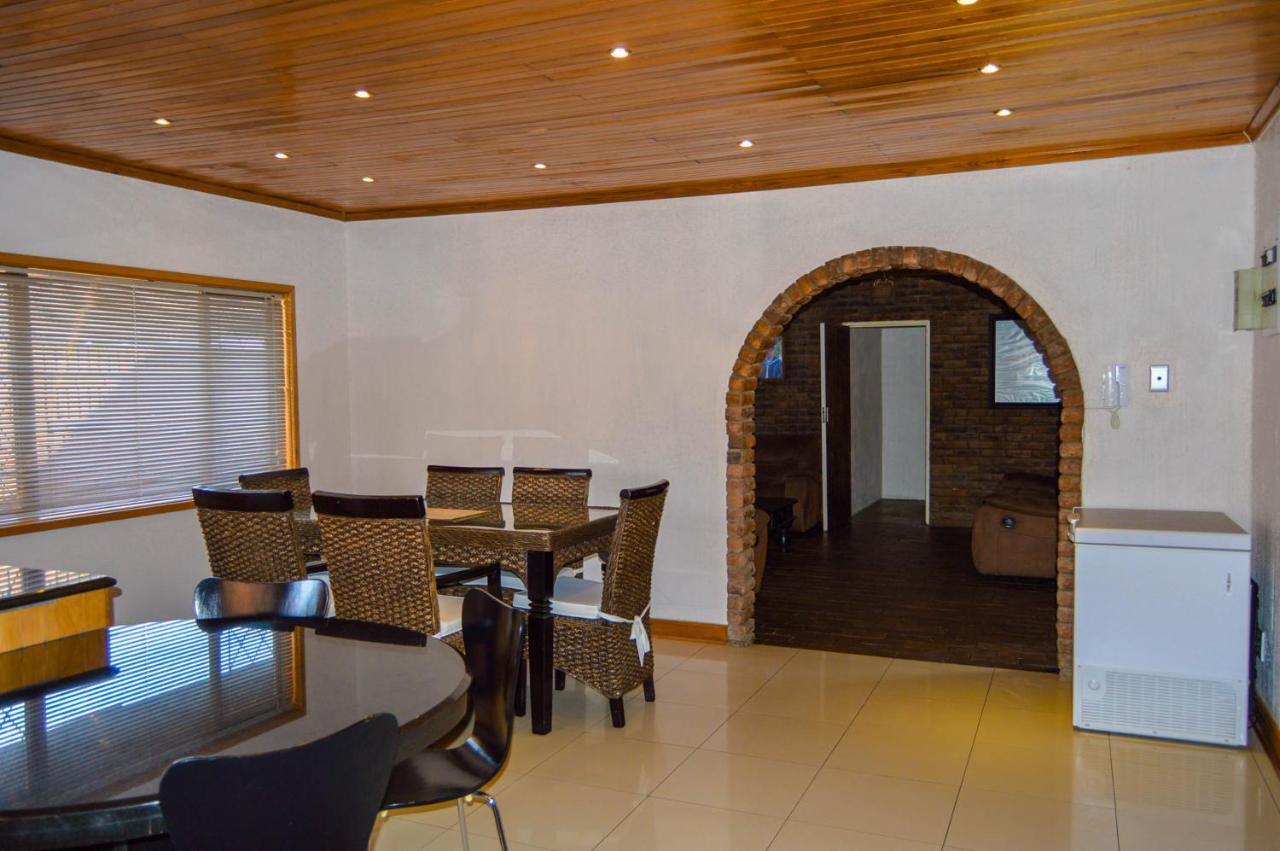 Emangunini Guest House Richards Bay Exterior foto